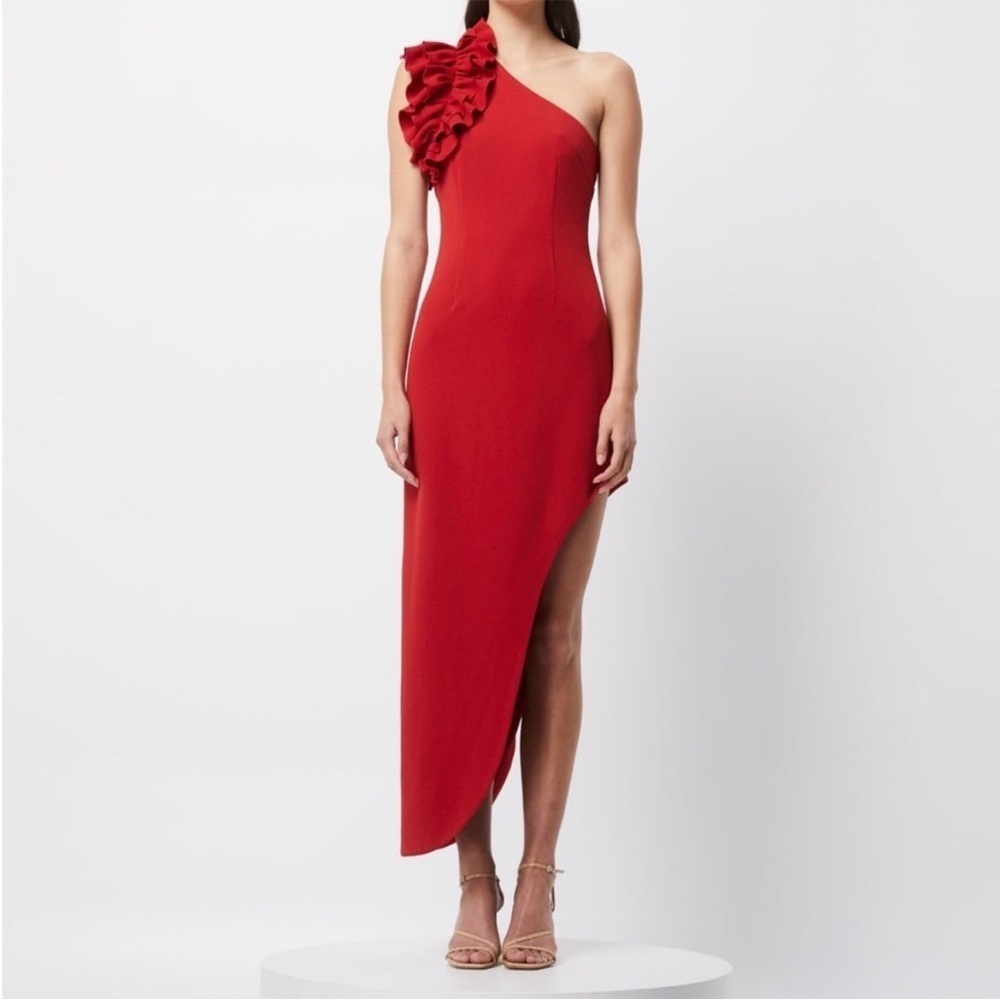 NWT Elliatt Womens Womanism Red Midi Dress Gown
One Shoulder